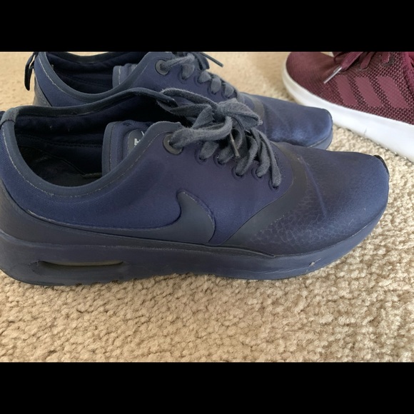 Women's Nike Air Max Thea - Picture 2 of 4